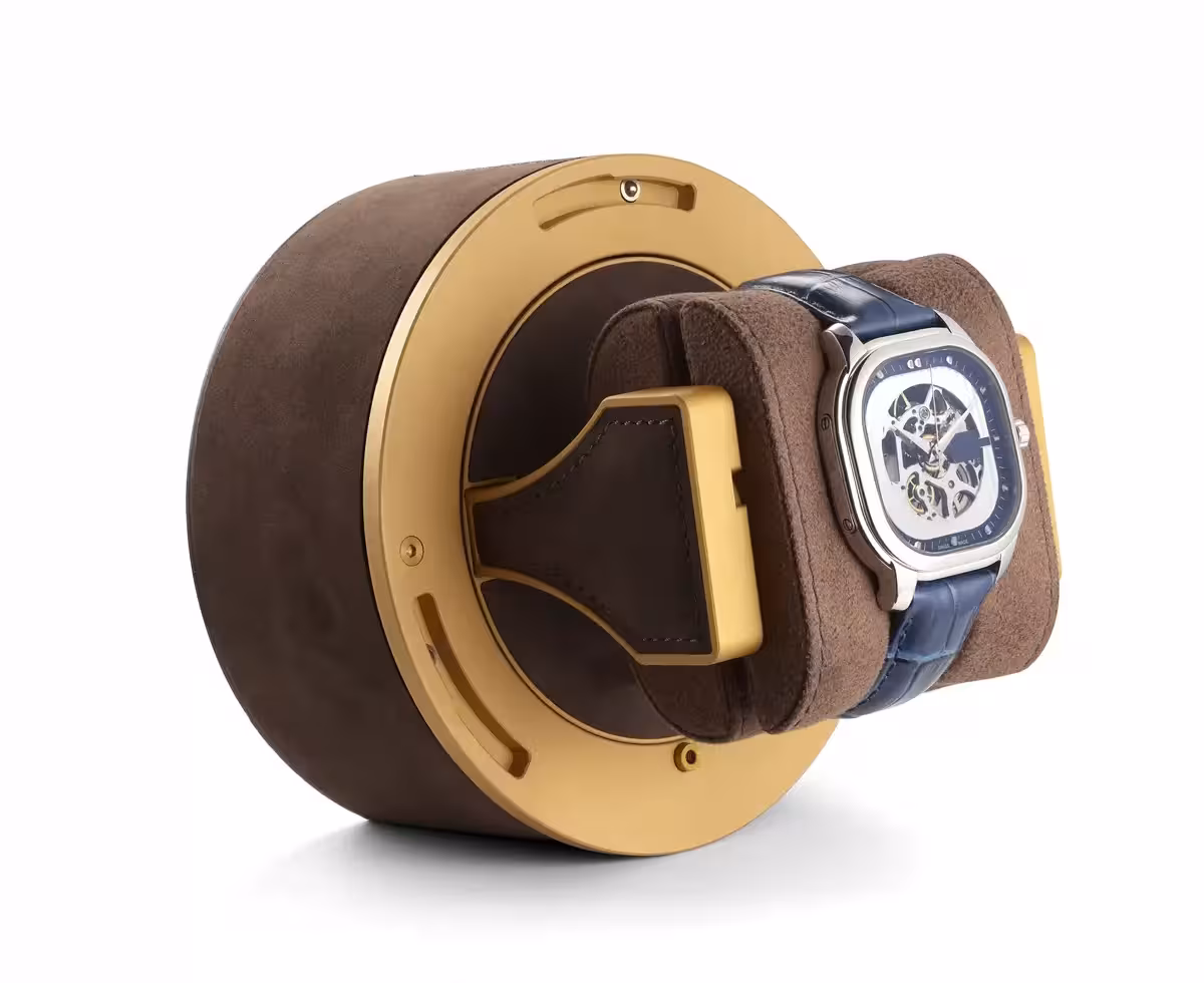 UNIQ winder, side view, with watch